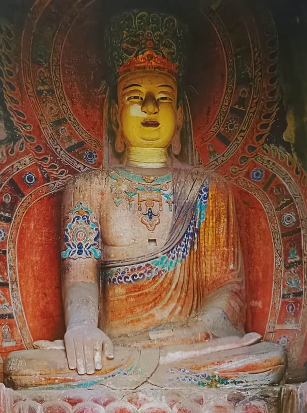 Large seated Vairocana figure in Niche 103