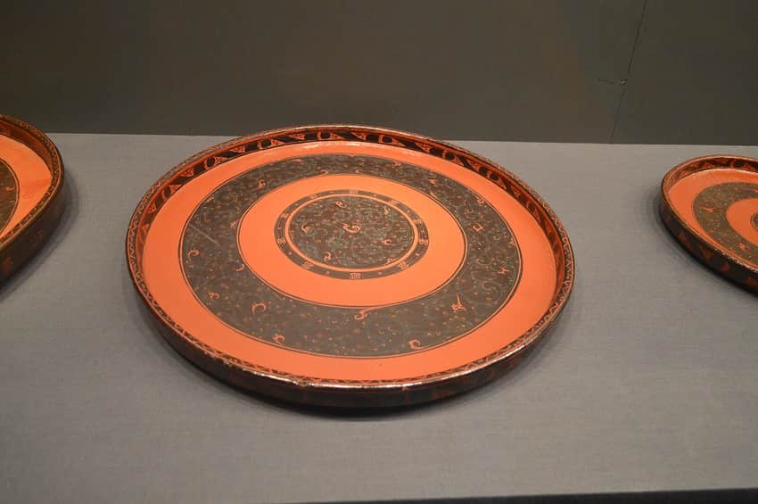 Red-and-black lacquer plate excavated at Mawangdui