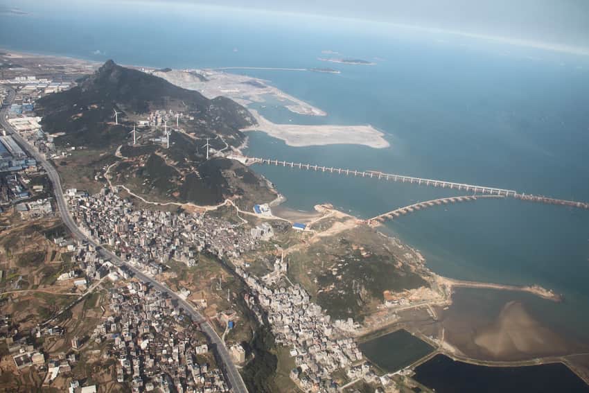 2017 aerial view of the Fuzhou approach to Pingtan Bridge and the exposed coast