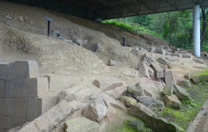 Exposed archaeological fabric under shelter at the An Bing tomb site