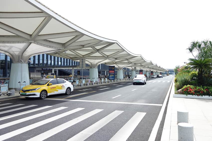 Terminal 2 curbside at Haikou Meilan International Airport