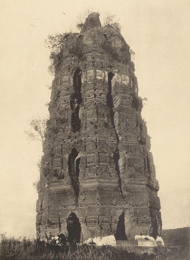 Archival 1918 photograph of the weathered original Leifeng Pagoda