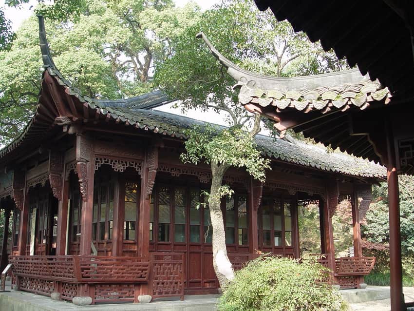 Historic buildings and trees at Xiling Seal Society beside West Lake