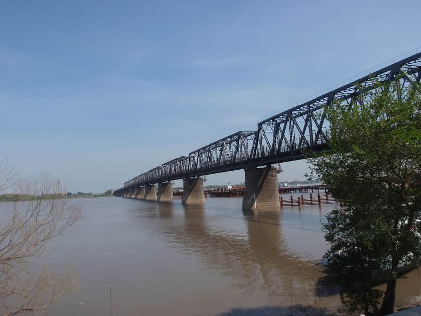 Steel spans of the former Binzhou railway bridge
