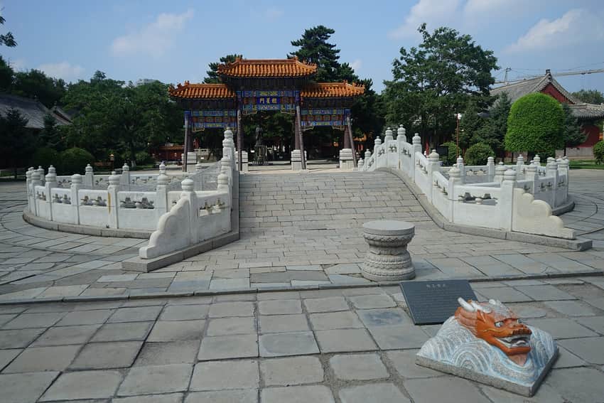 Pan Bridge and Lingxing Gate at Harbin Confucian Temple