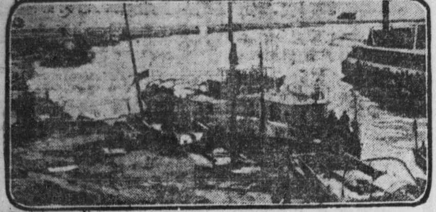 Halftone newspaper image of boats on the Songhua River at Harbin in 1904