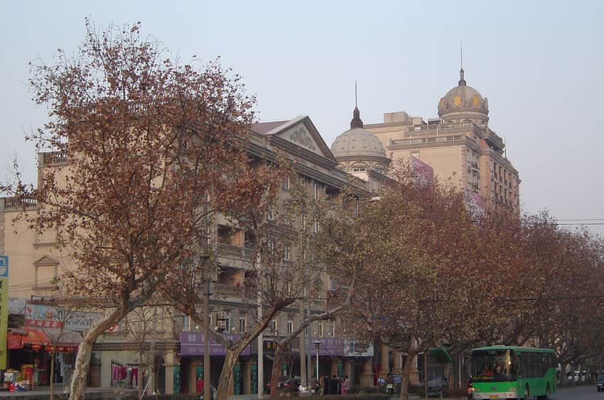 Autumn Hefei street view captioned 2005 with conflicting embedded date metadata
