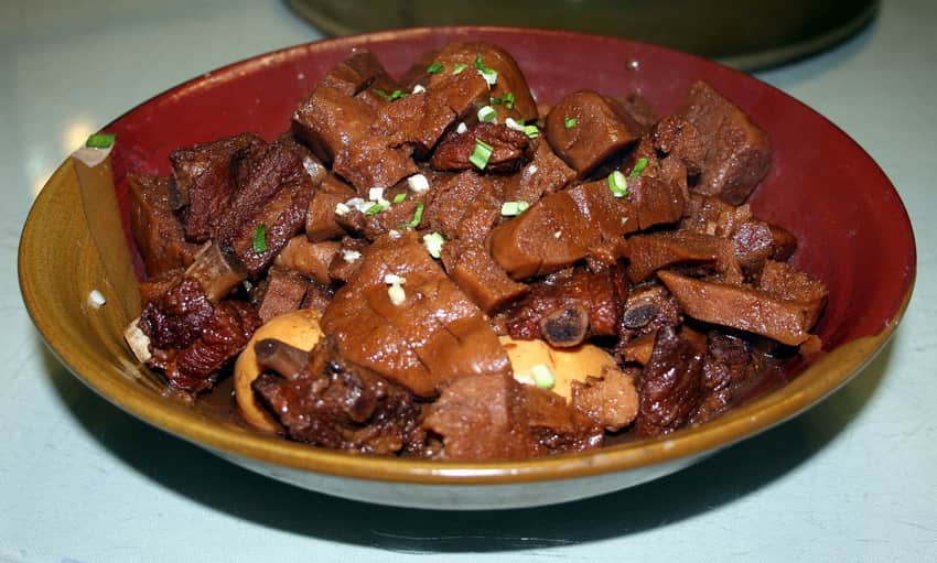 Mianjin and braised ribs served in Jinan