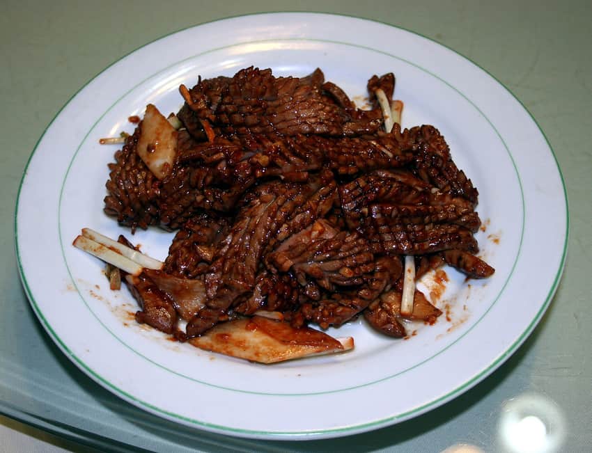 Plate of cross-cut stir-fried kidney served in Jinan