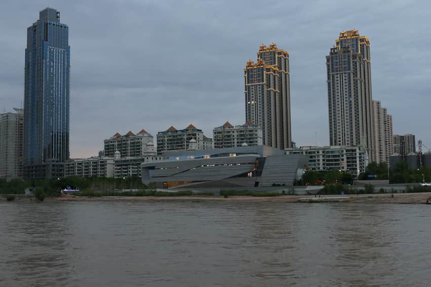 Lanzhou river valley skyline