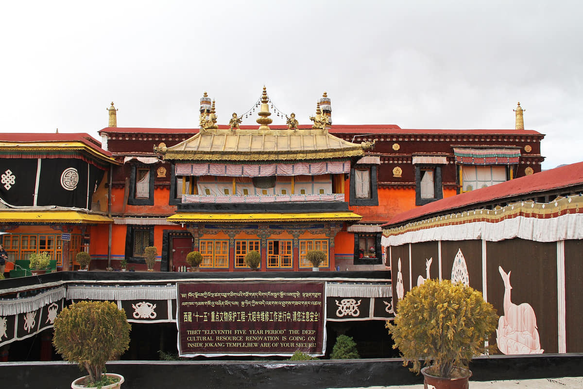 Documentary photograph for How can a pilgrimage center remain a living city neighborhood?