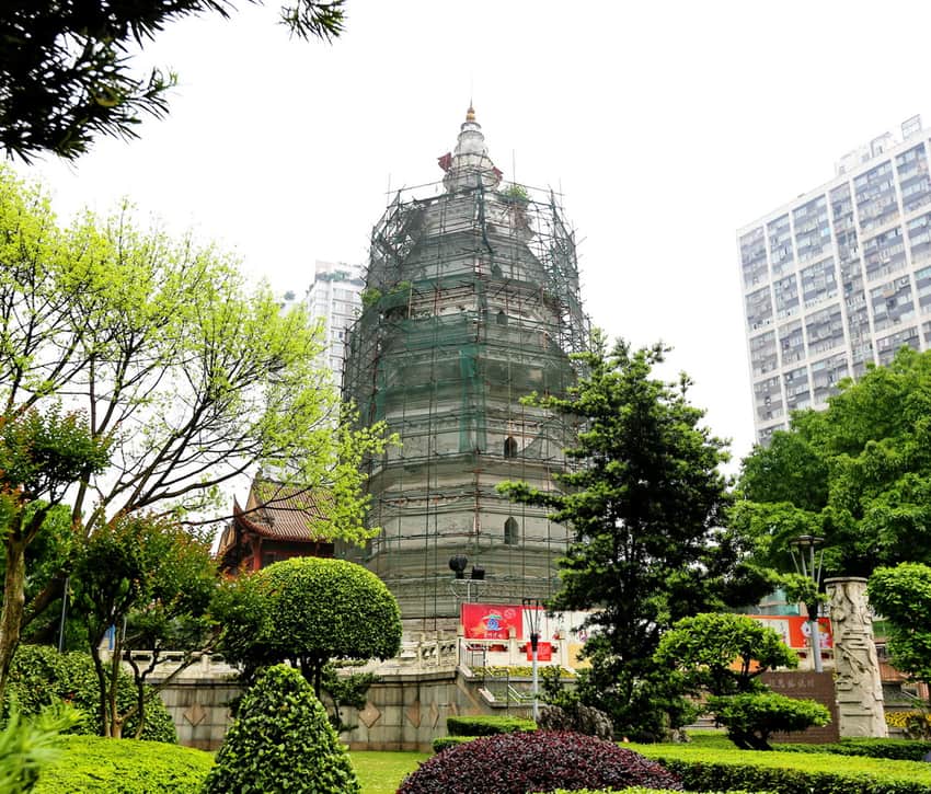 Bao'en Pagoda in Luzhou photographed during conservation work