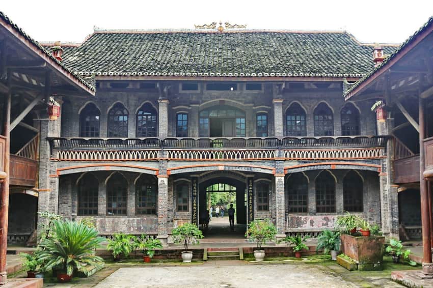 Courtyard facade inside Zeng Family Garden