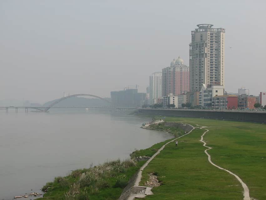 Mianyang Riverside Park and Pujiang Bridge