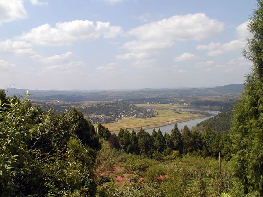 Town and mountain landscape in Zitong County