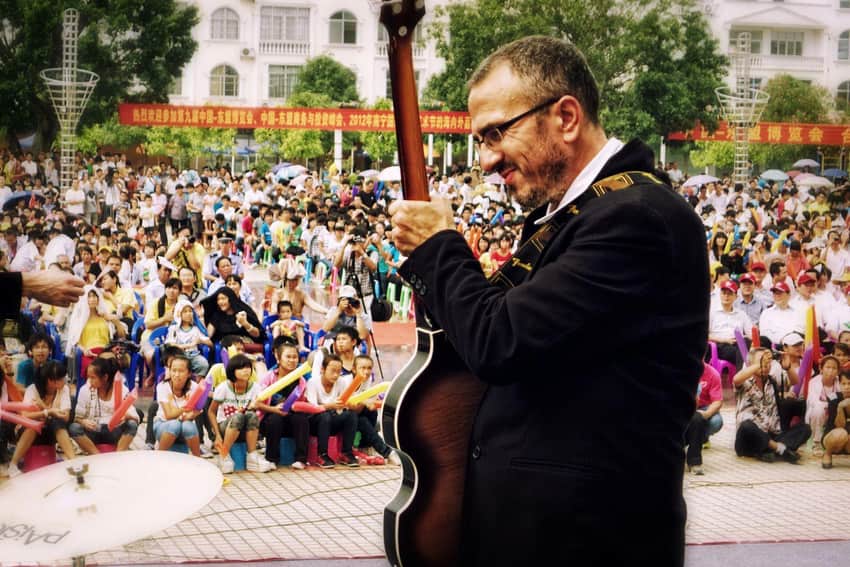 Performer and crowd at the 2012 Nanning International Folk Song Arts Festival