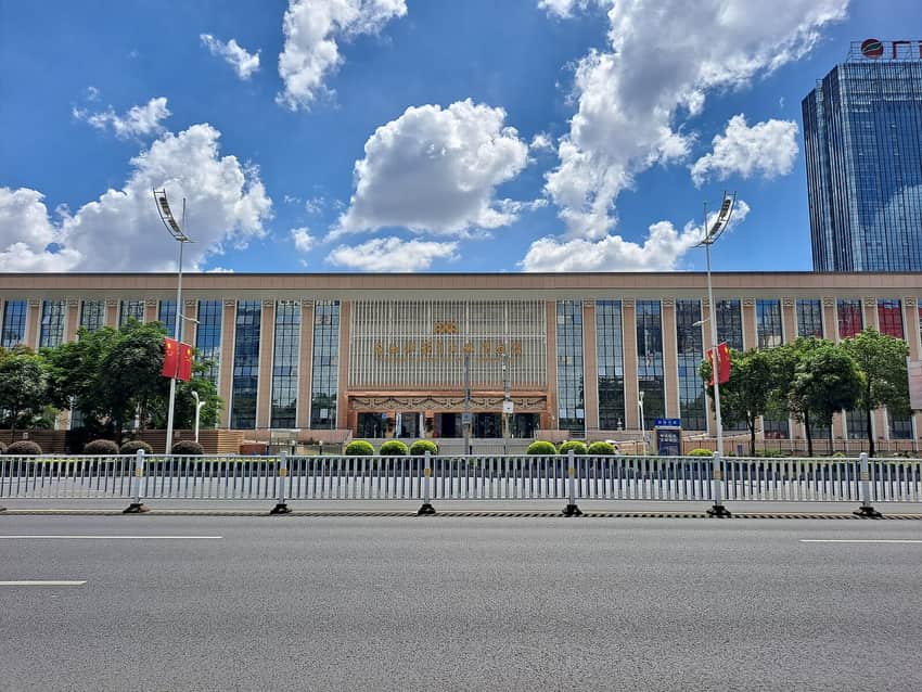 Main facade of Guangxi Museum on Minzu Avenue