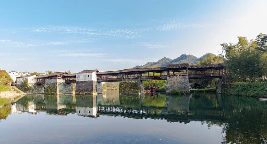 Qinghua Rainbow Bridge in Shangrao