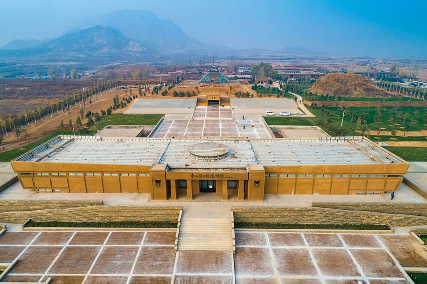 Current visitor and exhibition landscape at the Zhongshan royal-tomb site in Pingshan