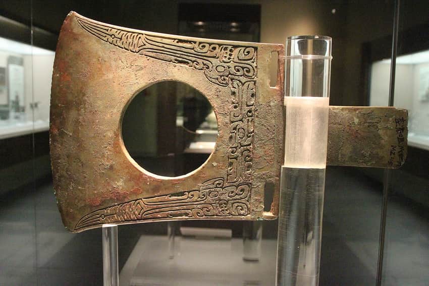 Decorated bronze yue attributed to Panlongcheng