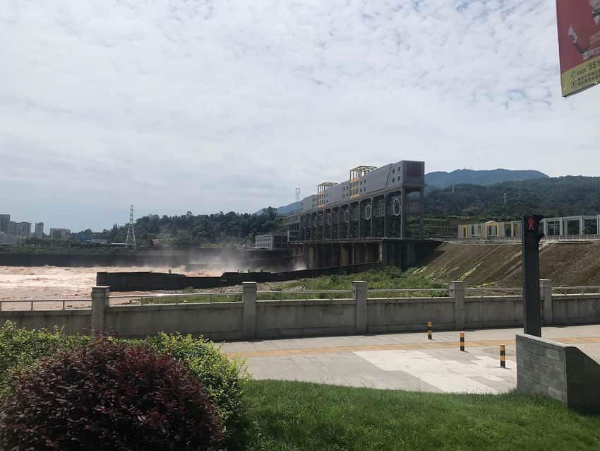 Qingyi River engineering structure and turbulent discharge in Ya'an