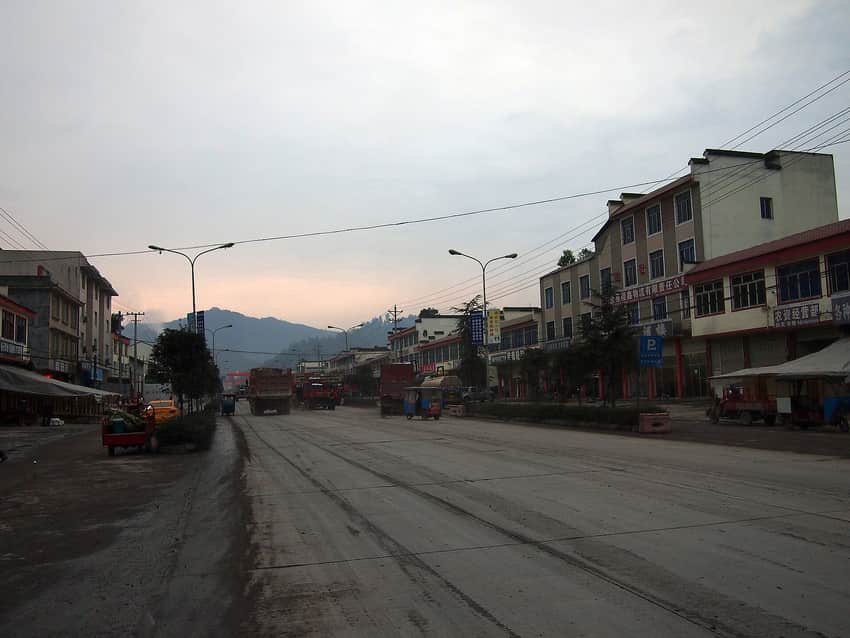 Dated street and mountain setting at Shiyang Town in Tianquan