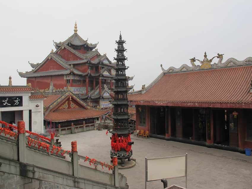 Longyin Temple building within the Shunan Bamboo Sea