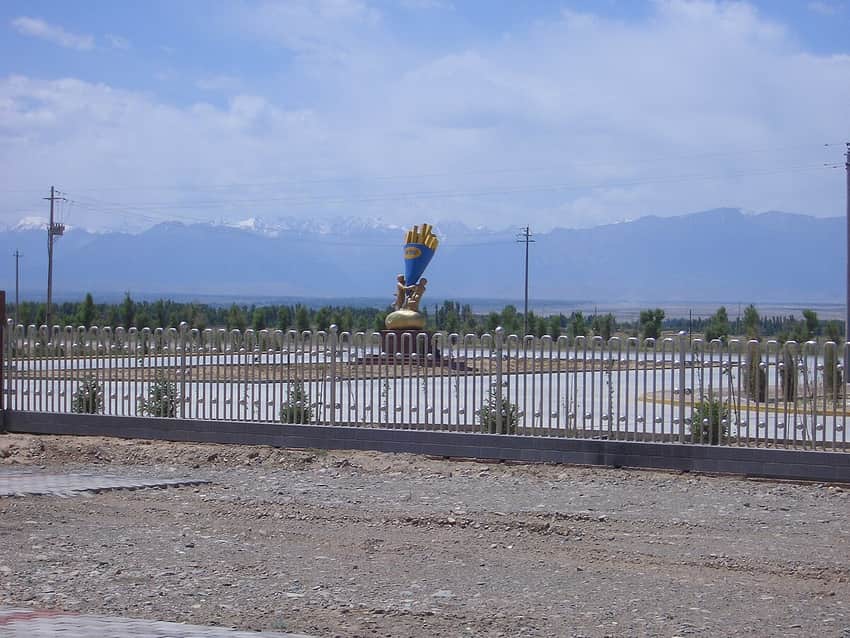 Minle view toward the Qilian Mountains in Zhangye