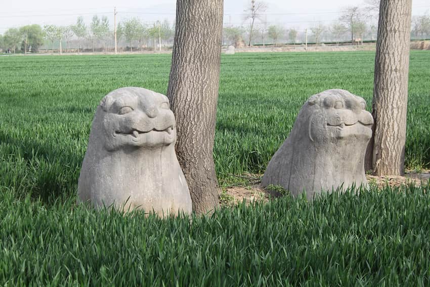 Stone figures in the agricultural landscape of the Northern Song imperial tombs