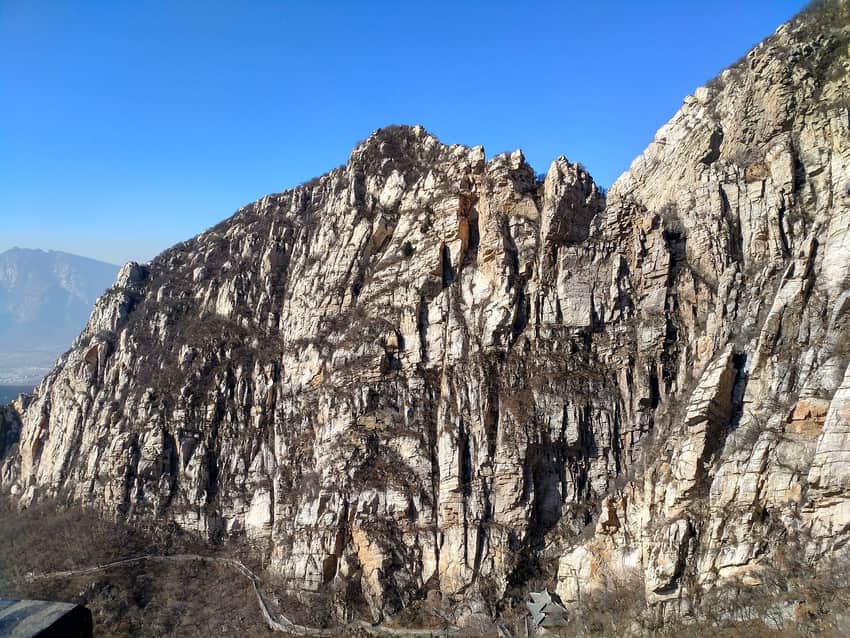 Winter ridges of Taishi Mountain at Songshan