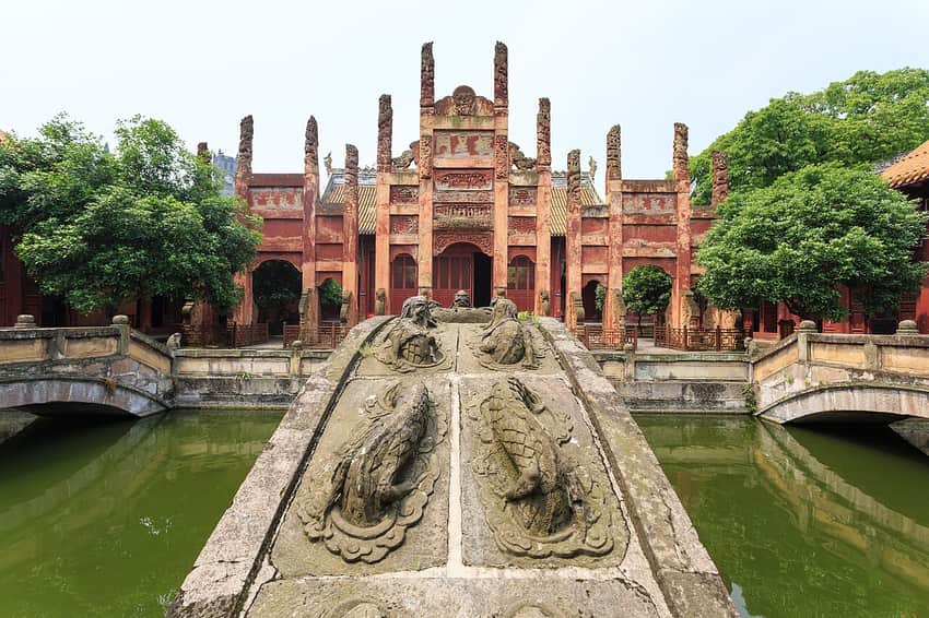 Lingxing Gate and pond at Fushun Confucian Temple