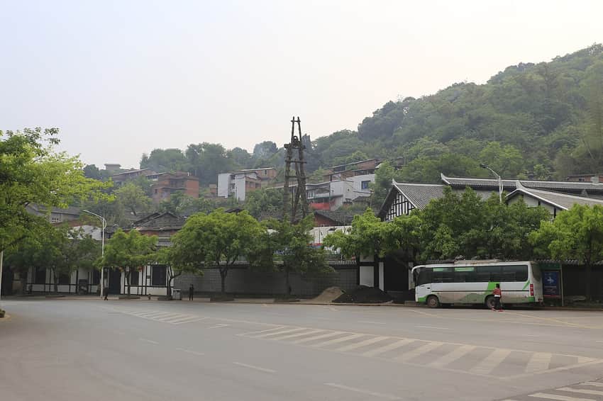 Timber drilling and lifting structure at Shenhai Well