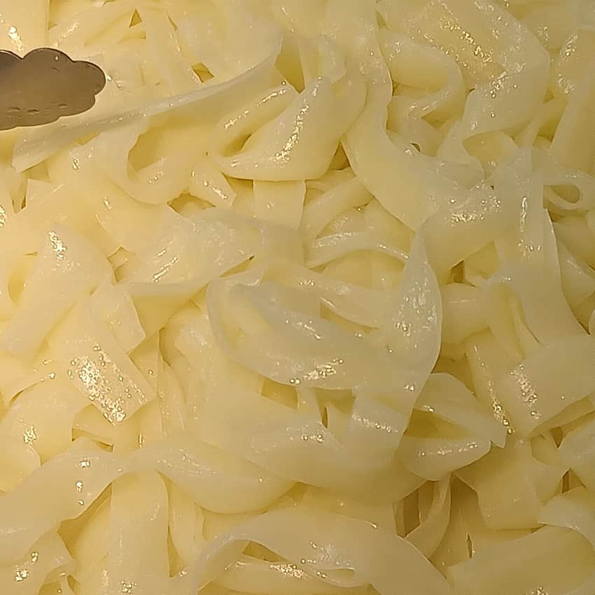 Generic pea liangfen image, not a Lezhi serving