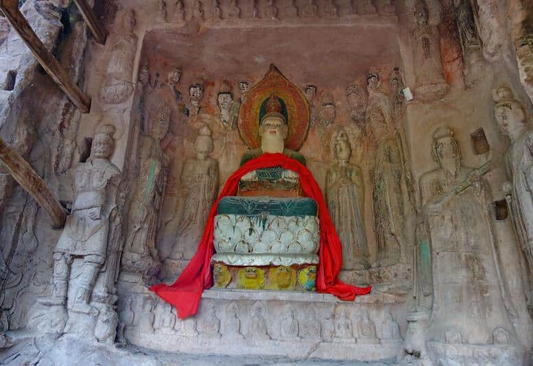 Sheltered painted figure ensemble at Xuanmiao Temple
